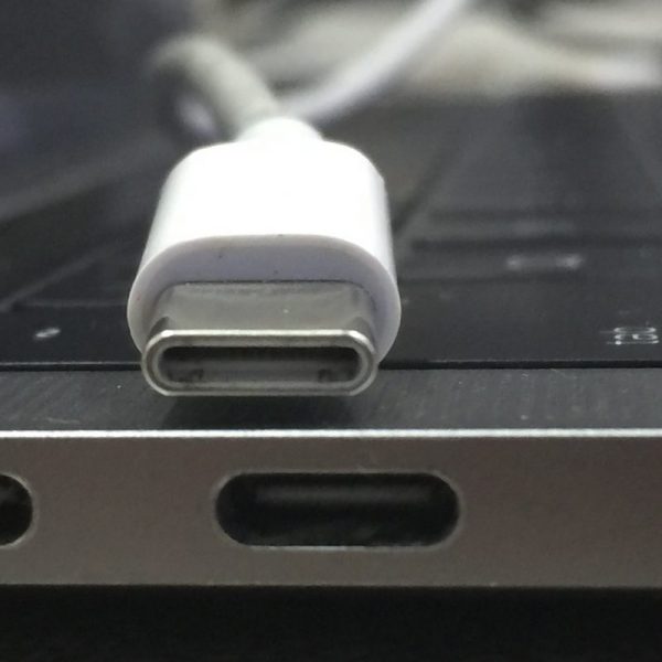 clean dirty USB-C port and cable
