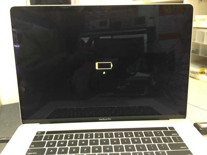 MacBook won't turne on - battery power low symbol